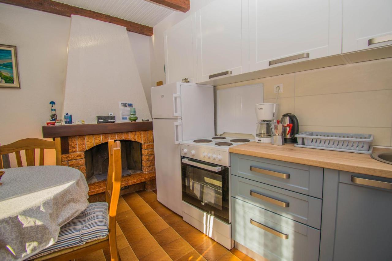 Holiday House Punta Blue & Orange 5M From The Sea, Island Cres Пунта-Крижа Экстерьер фото