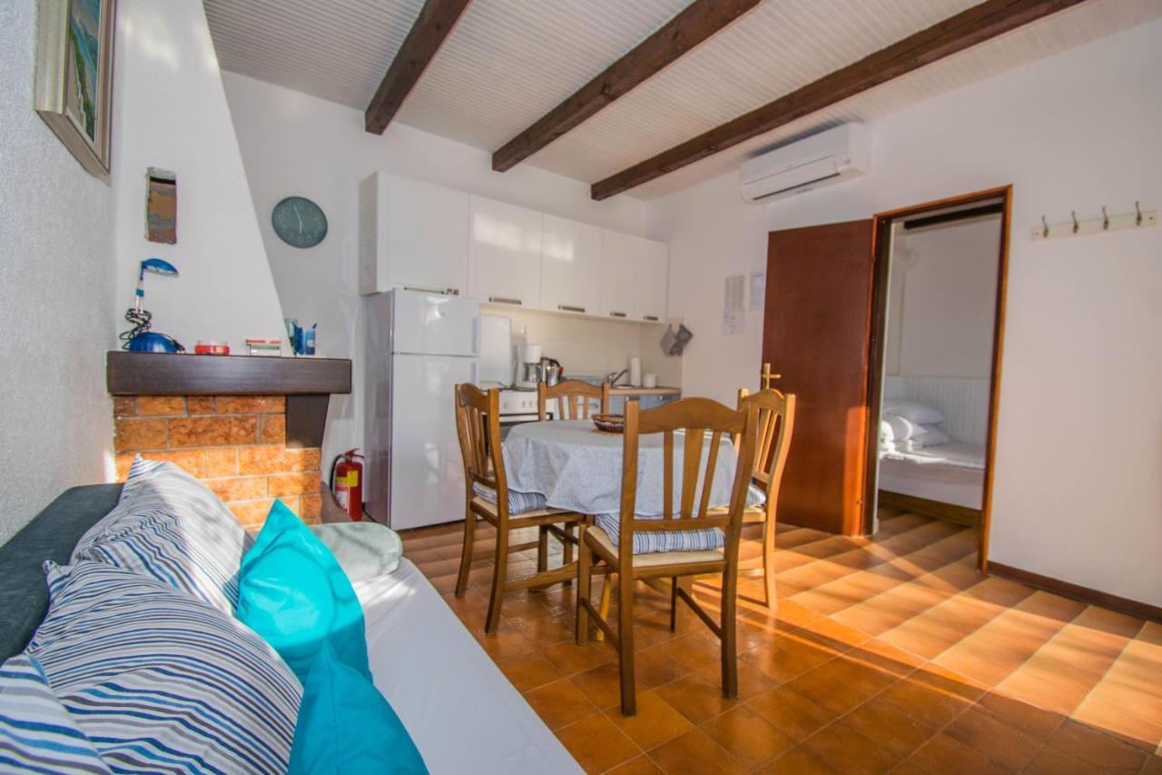 Holiday House Punta Blue & Orange 5M From The Sea, Island Cres Пунта-Крижа Экстерьер фото